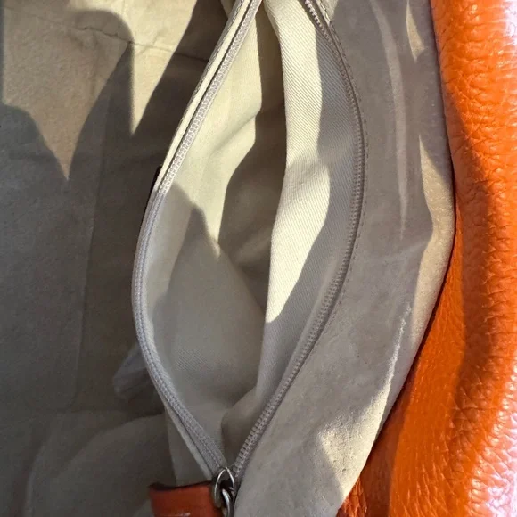 Vibrant Orange Leather Shoulder Bag - Picture 5 of 6